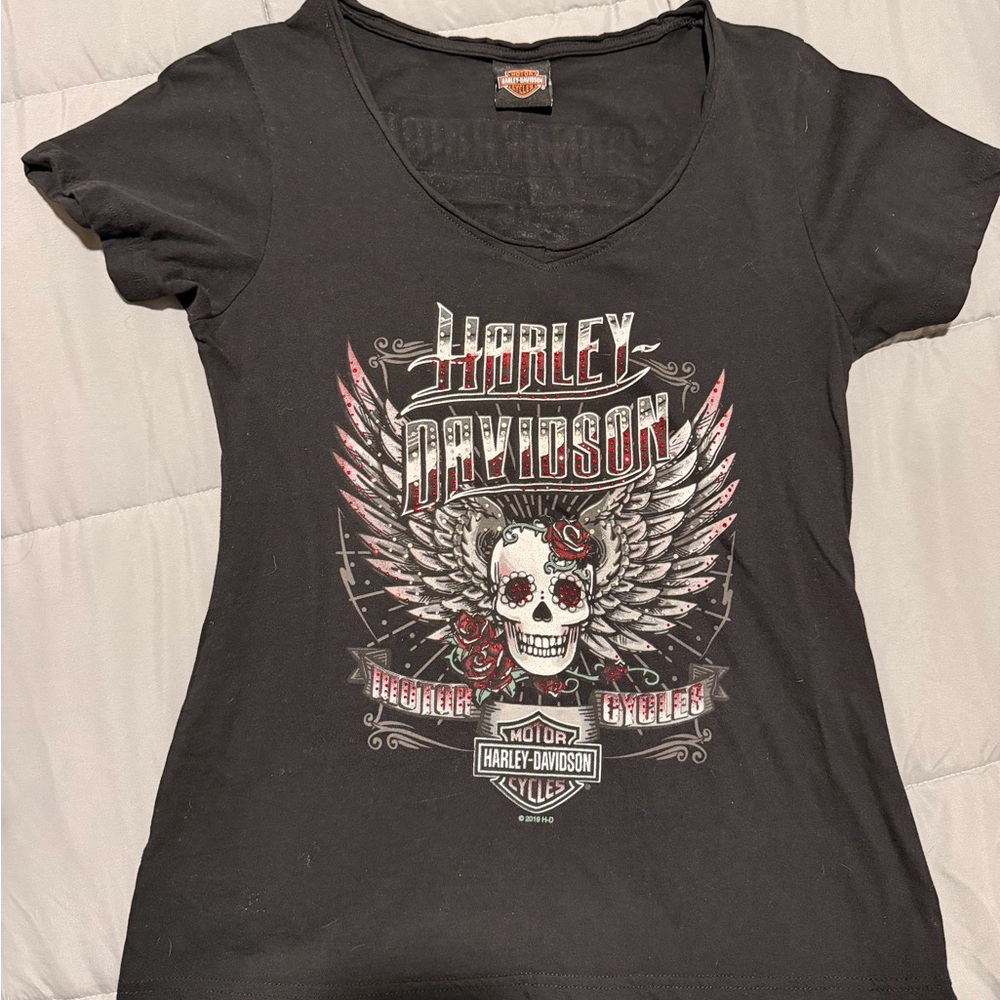 Harley-Davidson Black Tee with Skull and Wings Design